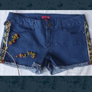 Bongo Aztec trim frayed cut off Jean denim jeans Short shorts sz 11